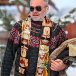 One Piece Whitebeard And Gol D. Roger Portrait Art Wool Scarf